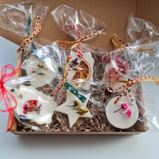 Adornos para árbol con aromas navideños