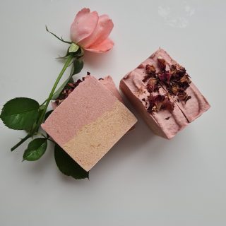 Jabón facial regenerante de rosa mosqueta y leche de burra